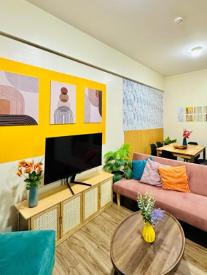2BR Condo with Balcony and Parking